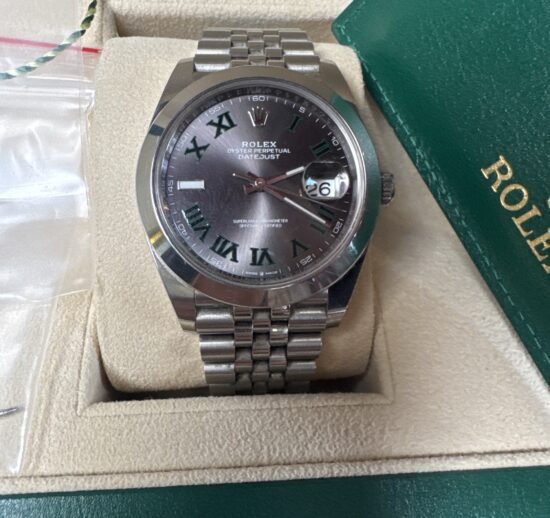 Rolex Datejust 41
Ref. 126300 Edelstahl Rhodium Röm Jubile-Band