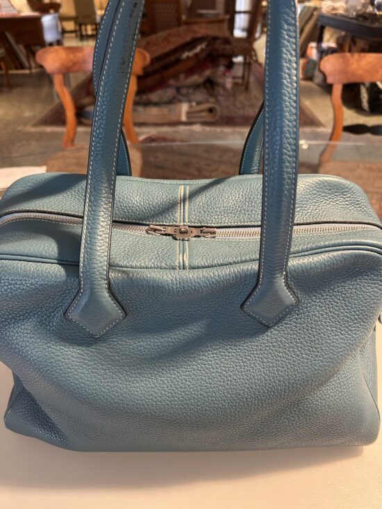 HERMÈS SAC VICTORIA II FOURRE - TOUT 35 TAURILLON CLEMENCE
BLUE JEAN – Bild 6